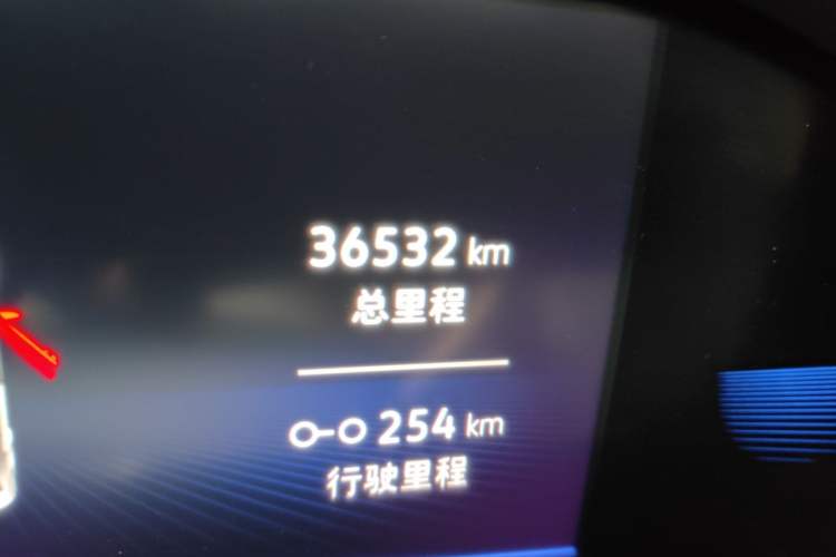 Used Volkswagen Sagitar 2021 280TSI DSG Excellence Edition Odometer Close Up