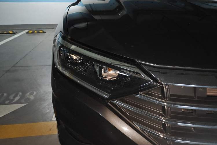 Used Volkswagen Sagitar 2021 280TSI DSG Comfort Connect Edition Right Front Headlight
