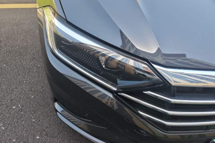 Used Volkswagen Sagitar 2021 280TSI DSG Comfort Connect Edition Right Front Headlight