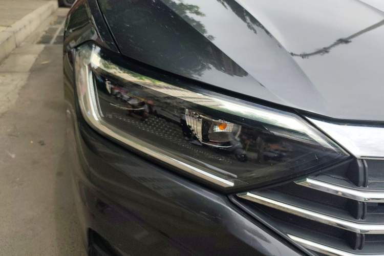 Used Volkswagen Sagitar 2021 280TSI DSG Comfort Connect Edition Right Front Headlight