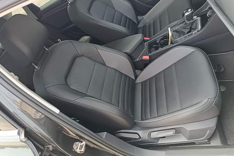 Used Volkswagen Sagitar 2021 200TSI DSG Comfort Connect Edition Right Front Seat