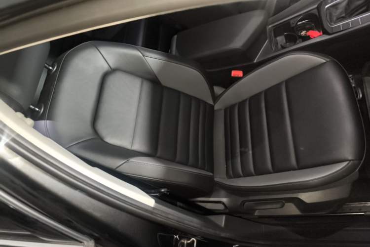 Used Volkswagen Sagitar 2021 280TSI DSG Comfort Connect Edition Right Front Seat