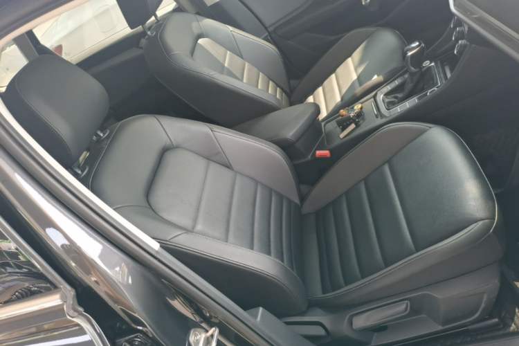 Used Volkswagen Sagitar 2021 280TSI DSG Comfort Connect Edition Right Front Seat