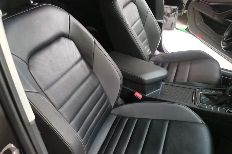 Used Volkswagen Sagitar 2021 280TSI DSG Comfort Connect Edition Right Front Seat