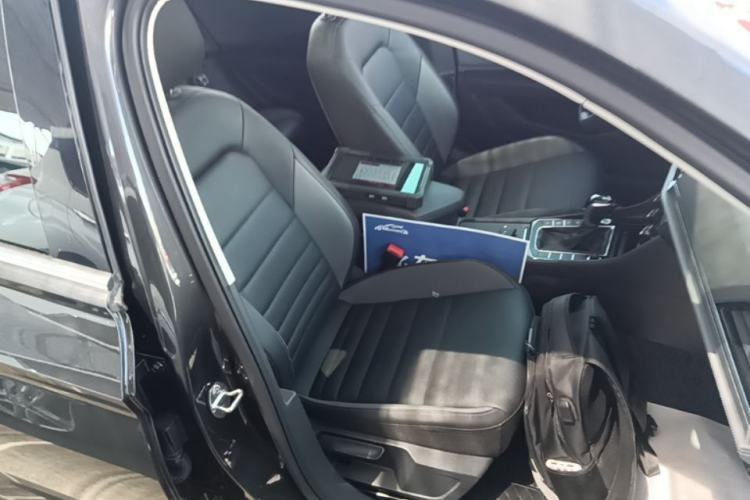 Used Volkswagen Sagitar 2021 280TSI DSG Excellence Edition Right Front Seat
