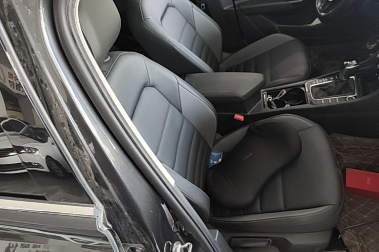Used Volkswagen Sagitar 2021 280TSI DSG Excellence Edition Right Front Seat