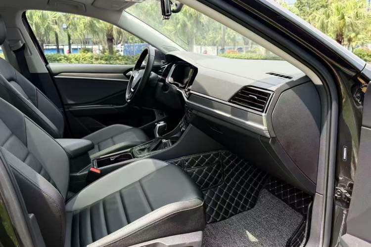 Used Volkswagen Sagitar 2021 280TSI DSG Excellence Edition Right Front Seat