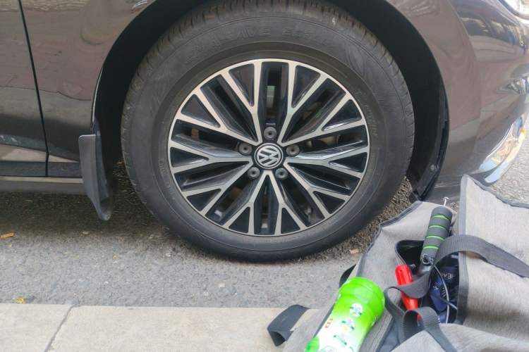 Used Volkswagen Sagitar 2021 280TSI DSG Excellence Edition Right Front Wheel Hub