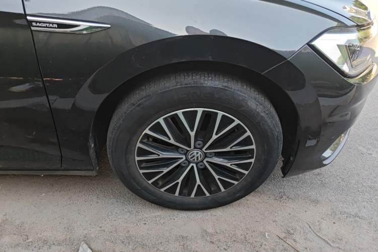 Used Volkswagen Sagitar 2021 280TSI DSG Comfort Connect Edition Right Front Wheel Hub