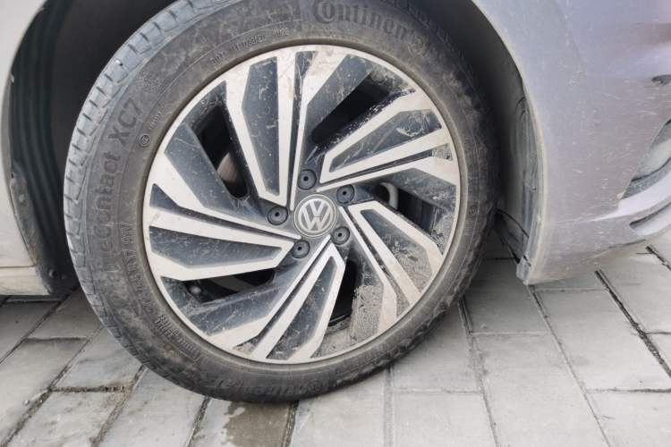 Used Volkswagen Sagitar 2021 200TSI DSG Excellence Edition Right Front Wheel Hub