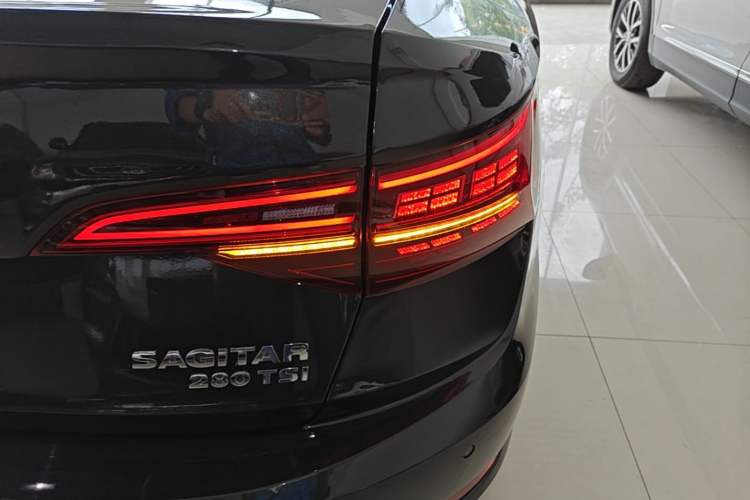 Used Volkswagen Sagitar 2021 280TSI DSG Comfort Connect Edition Right Rear Taillight