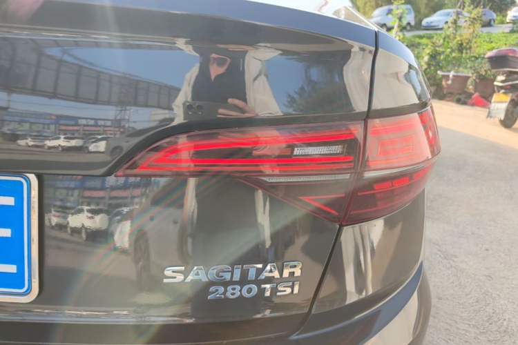 Used Volkswagen Sagitar 2021 280TSI DSG Comfort Connect Edition Right Rear Taillight