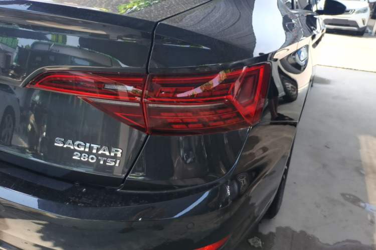 Used Volkswagen Sagitar 2021 280TSI DSG Comfort Connect Edition Right Rear Taillight