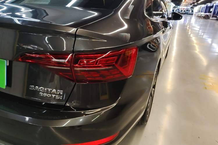 Used Volkswagen Sagitar 2021 280TSI DSG Excellence Edition Right Rear Taillight