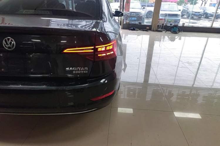 Used Volkswagen Sagitar 2021 280TSI DSG Comfort Connect Edition Right Rear Taillight
