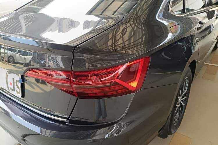 Used Volkswagen Sagitar 2021 280TSI DSG Comfort Connect Edition Right Rear Taillight