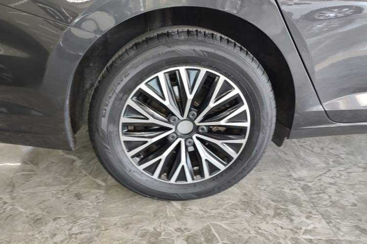 Used Volkswagen Sagitar 2021 200TSI DSG Comfort Connect Edition Right Rear Wheel Hub