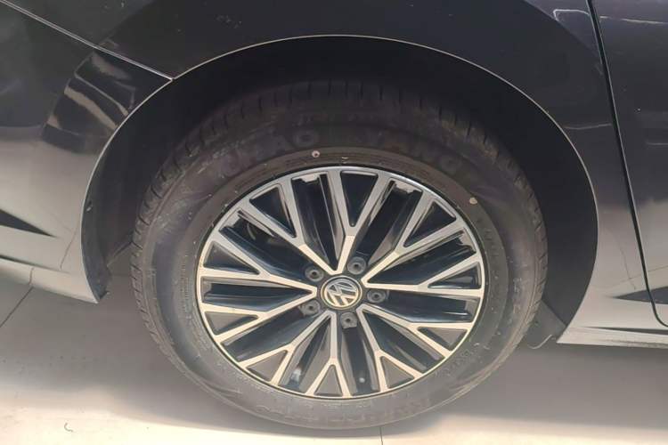 Used Volkswagen Sagitar 2021 280TSI DSG Comfort Connect Edition Right Rear Wheel Hub