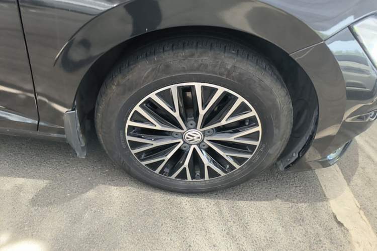 Used Volkswagen Sagitar 2021 280TSI DSG Comfort Connect Edition Right Rear Wheel Hub