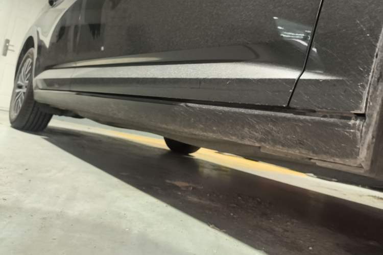 Used Volkswagen Sagitar 2021 280TSI DSG Comfort Connect Edition Right Side Sill