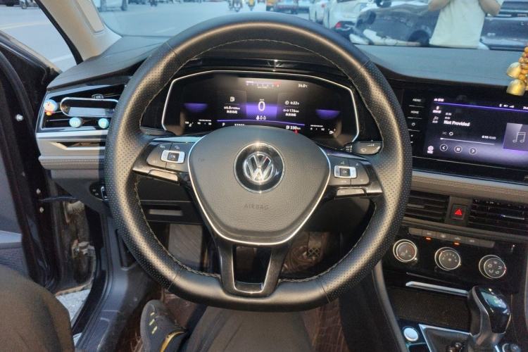 Used Volkswagen Sagitar 2021 280TSI DSG 30th Anniversary Edition Steering Wheel