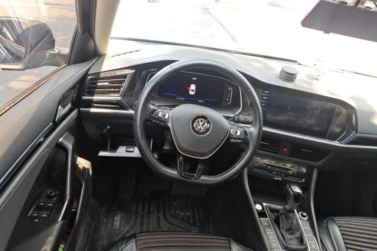 Used Volkswagen Sagitar 2021 280TSI DSG Luxury Smart Connectivity Edition Steering Wheel