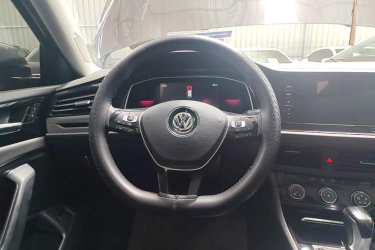 Used Volkswagen Sagitar 2021 280TSI DSG Comfort Connect Edition Steering Wheel