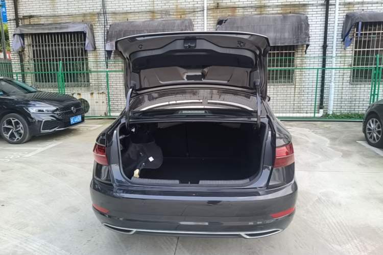 Used Volkswagen Sagitar 2021 280TSI DSG Luxury Smart Connectivity Edition Trunk