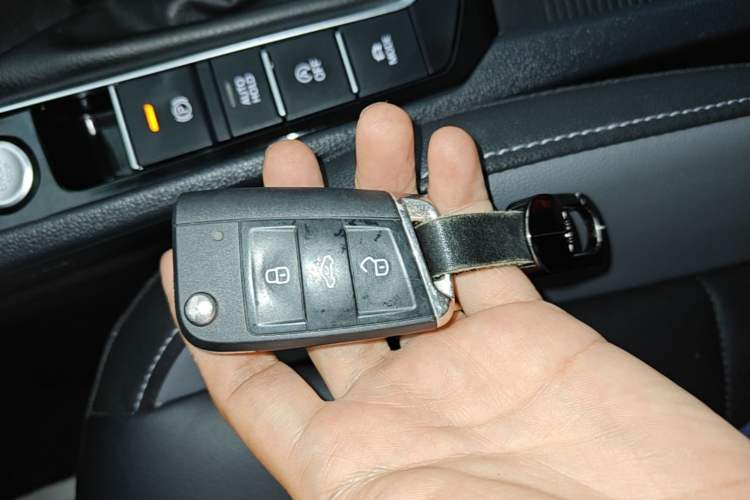 Used Volkswagen Sagitar 2021 280TSI DSG Comfort Connect Edition Vehicle Key