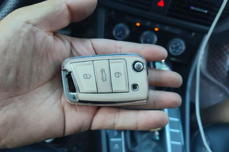 Used Volkswagen Sagitar 2021 280TSI DSG 30th Anniversary Edition Vehicle Key