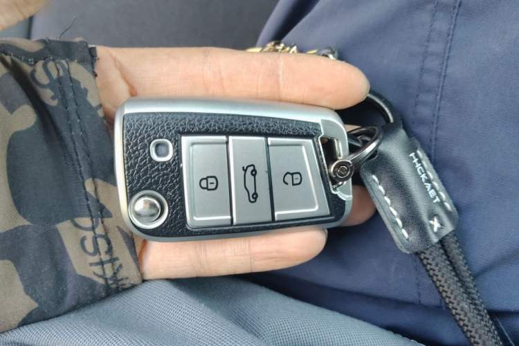 Used Volkswagen Sagitar 2021 280TSI DSG Luxury Smart Connectivity Edition Vehicle Key