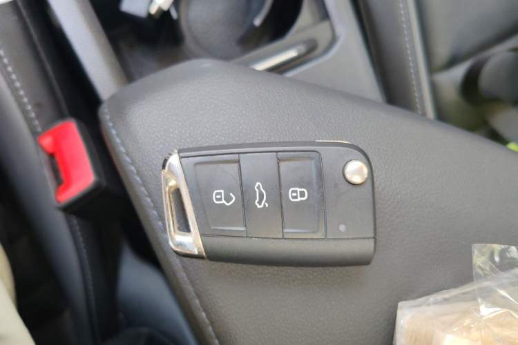 Used Volkswagen Sagitar 2021 280TSI DSG Excellence Edition Vehicle Key