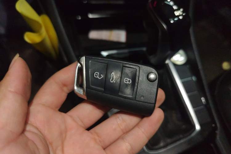 Used Volkswagen Sagitar 2021 200TSI DSG Comfort Connect Edition Vehicle Key