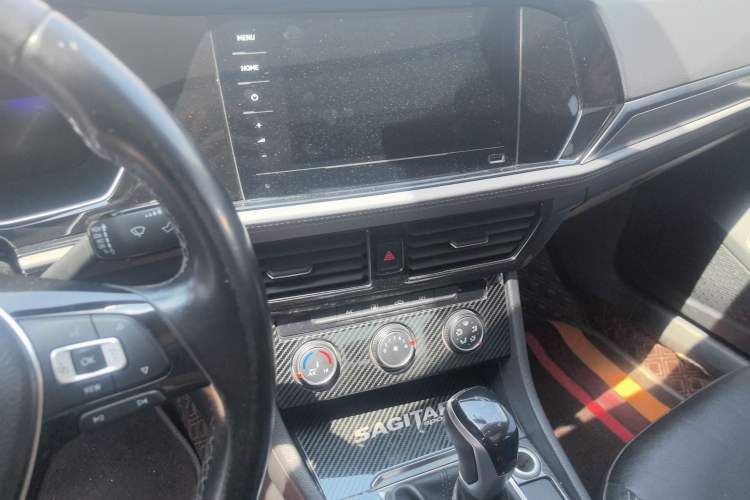 Used Volkswagen Sagitar 2021 280TSI DSG Comfort Connect Edition Audio And AC Panel