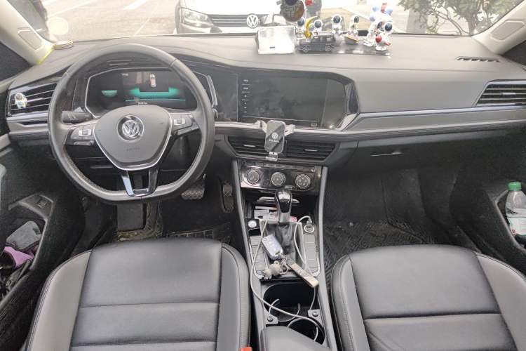 Used Volkswagen Sagitar 2021 200TSI DSG Excellence Edition Center Console