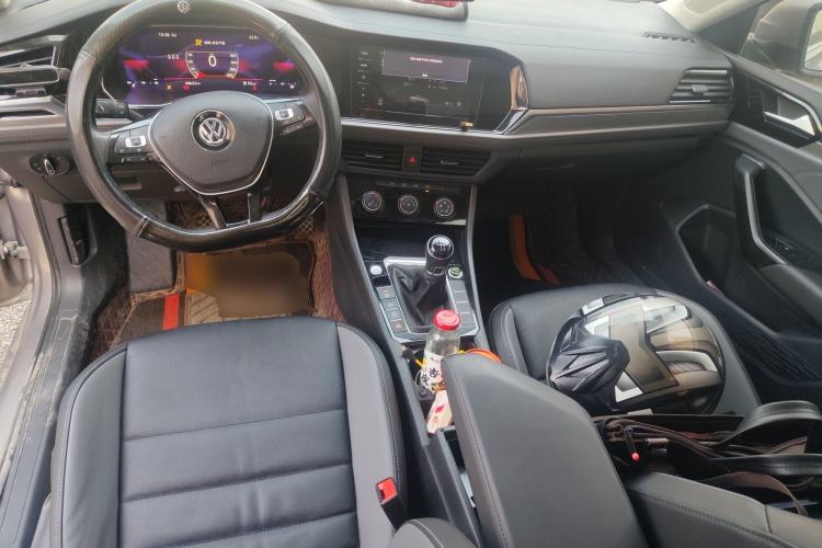 Used Volkswagen Sagitar 2021 200TSI Manual Overdrive Edition Center Console