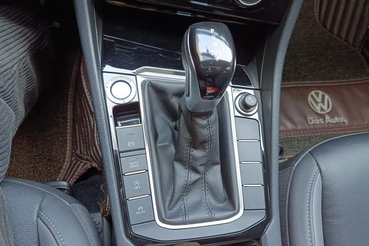 Used Volkswagen Sagitar 2021 200TSI DSG Comfort Connect Edition Gear Lever