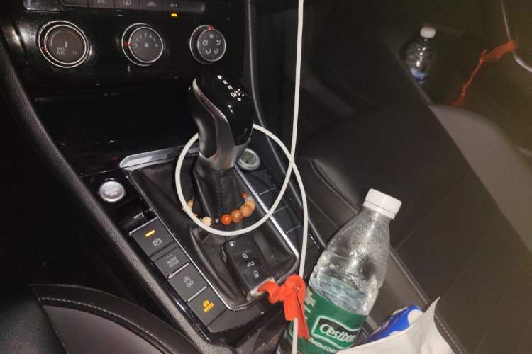 Used Volkswagen Sagitar 2021 280TSI DSG Comfort Connect Edition Gear Lever