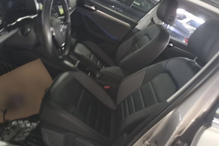 Used Volkswagen Sagitar 2021 280TSI DSG Comfort Connect Edition Interior 4