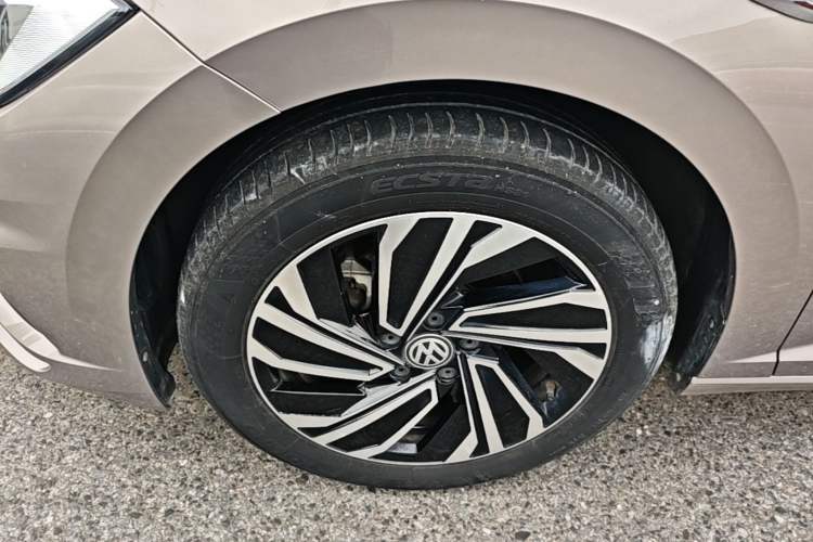 Used Volkswagen Sagitar 2021 280TSI DSG 30th Anniversary Edition Left Front Wheel Hub