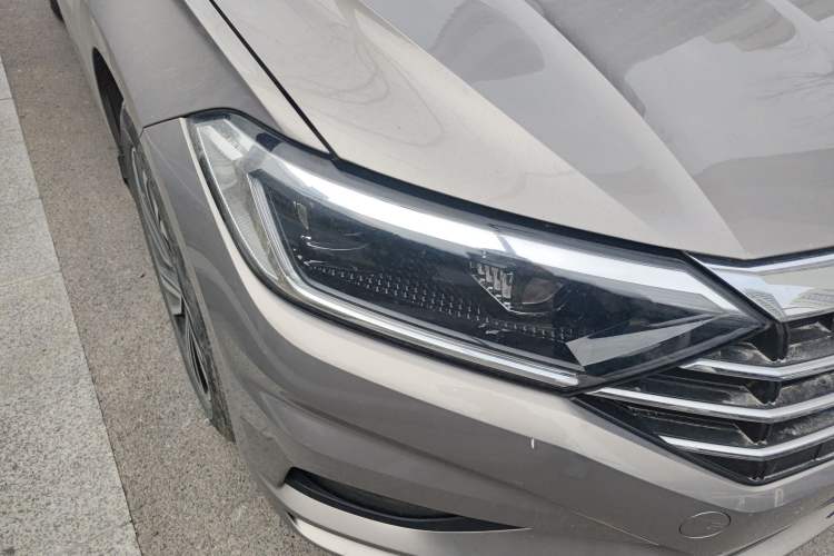 Used Volkswagen Sagitar 2021 200TSI DSG Excellence Edition Right Front Headlight