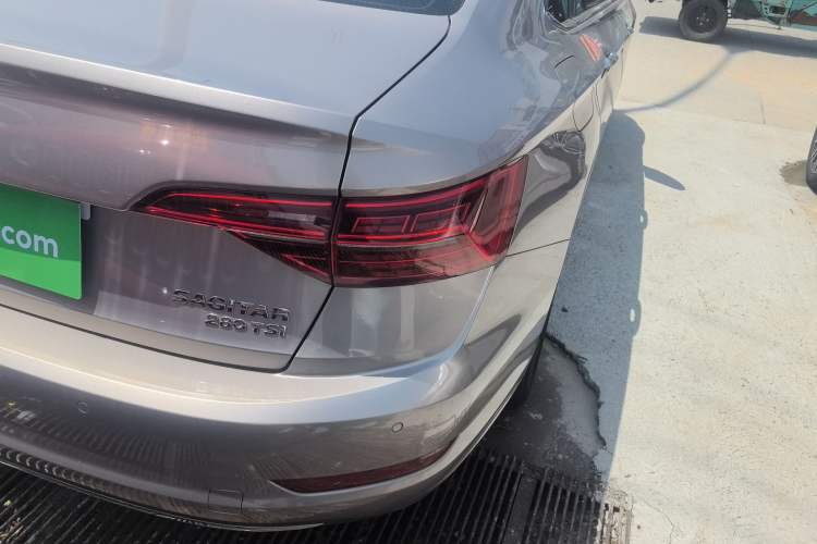 Used Volkswagen Sagitar 2021 280TSI DSG Comfort Connect Edition Right Rear Taillight