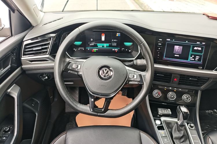 Used Volkswagen Sagitar 2021 280TSI DSG 30th Anniversary Edition Steering Wheel