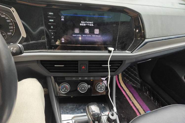 Used Volkswagen Sagitar 2021 280TSI DSG Comfort Connect Edition Audio And AC Panel