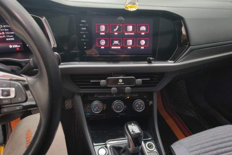 Used Volkswagen Sagitar 2021 200TSI DSG Excellence Edition Audio And AC Panel