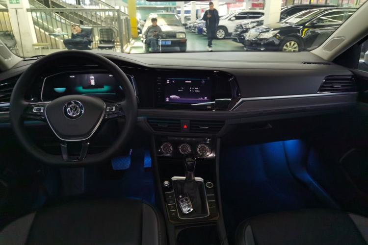 Used Volkswagen Sagitar 2021 280TSI DSG Excellence Edition Center Console