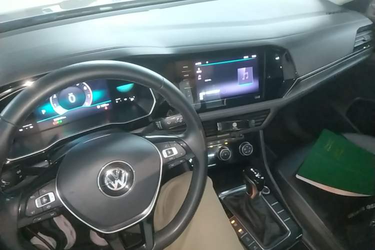 Used Volkswagen Sagitar 2021 280TSI DSG Excellence Edition Center Console