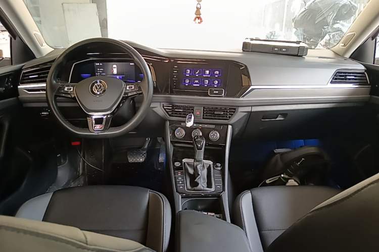Used Volkswagen Sagitar 2021 280TSI DSG Excellence Edition Center Console