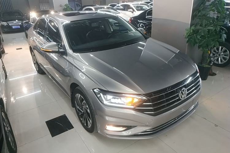 Used Volkswagen Sagitar 2021 280TSI DSG Excellence Edition Front Right 45 Deg