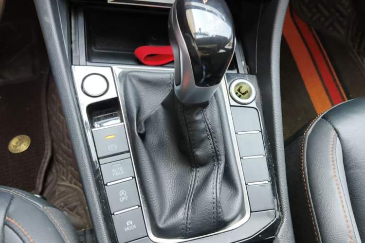 Used Volkswagen Sagitar 2021 280TSI DSG Excellence Edition Gear Lever
